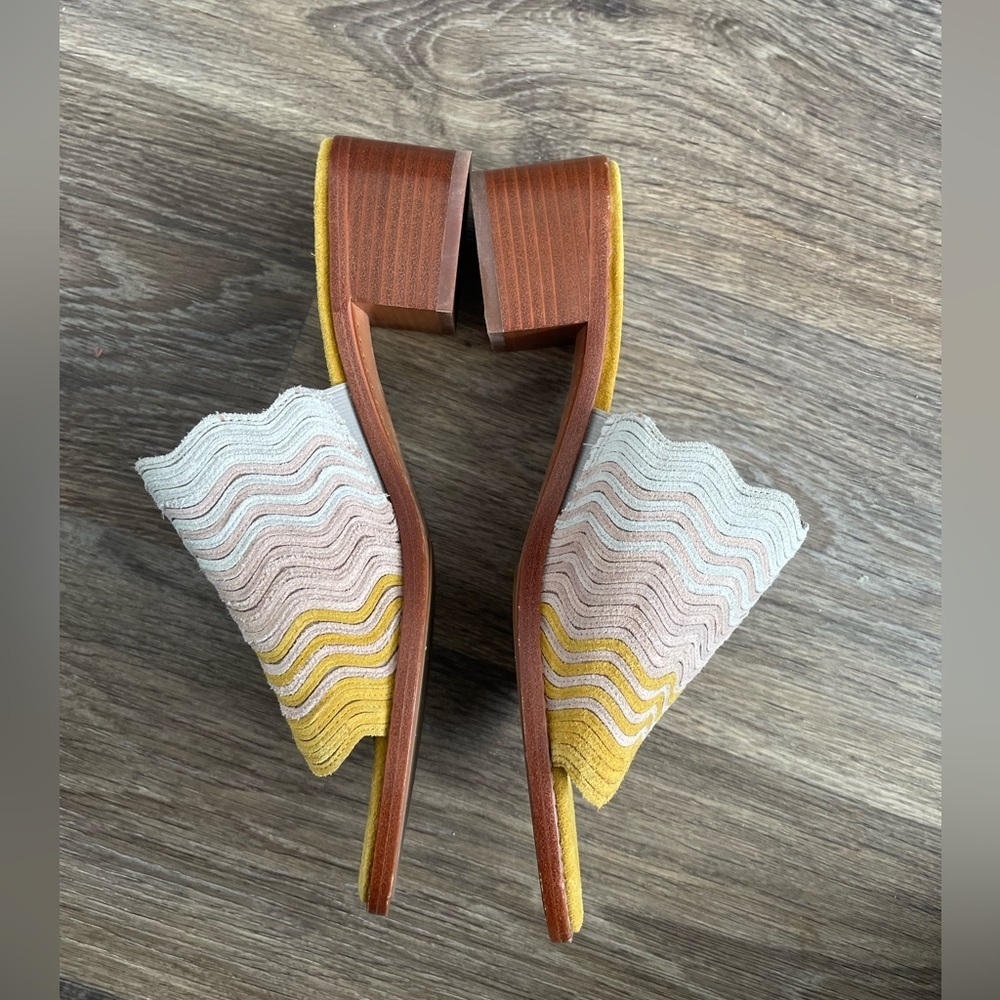 NEW Frye Suede Block Heel Slides 8M Multicolor Scalloped Boho Sandals - Picture 1 of 6